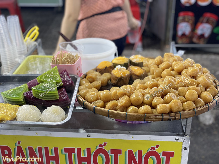 Chợ đêm Phú Quốc với các bánh ngọt đặc trưng Phú Quốc