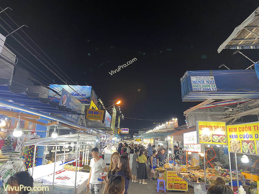 Chợ đêm Phú Quốc nhộn nhịp du khách