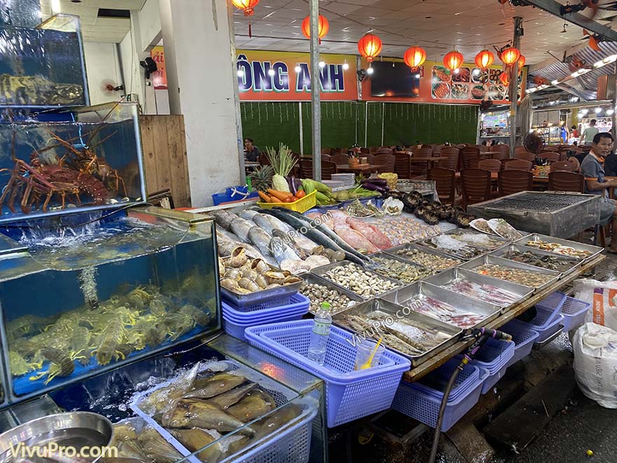 Chợ đêm Phú Quốc : Một quán Hải sản tại chợ đêm Phú Quốc