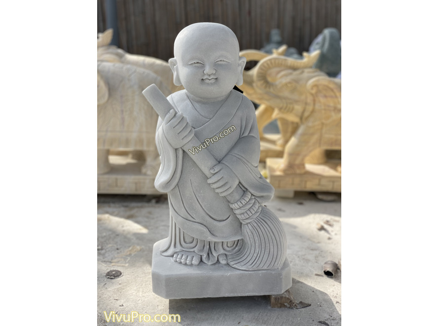 Tượng Chú Tiểu Đứng Đá Trắng Xám Mịn