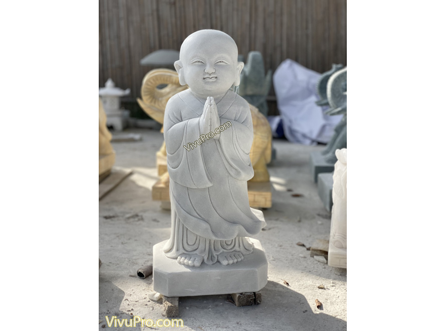 Tượng Chú Tiểu Đứng Đá Trắng Xám Mịn