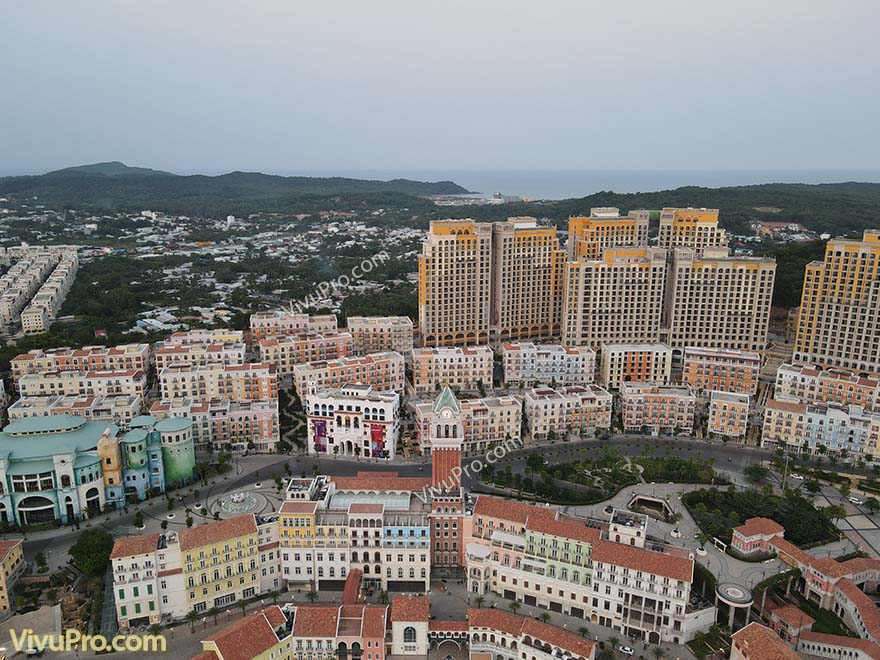thị trấn hoàng hôn sunset town phú quốc